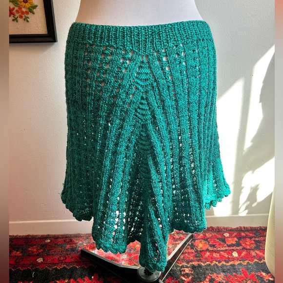 Vintage Emerald Green Crochet Skirt – 1970s Boho Beach Mermaid Style - Picture 3 of 4